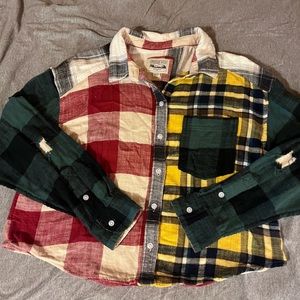 Women’s American Eagle crop distressed flannel. Size medium.